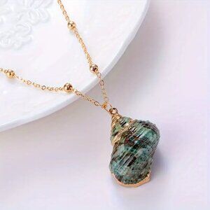 Beautiful Green Shell Electroplated Golden Edge Pendant Fashion Necklace